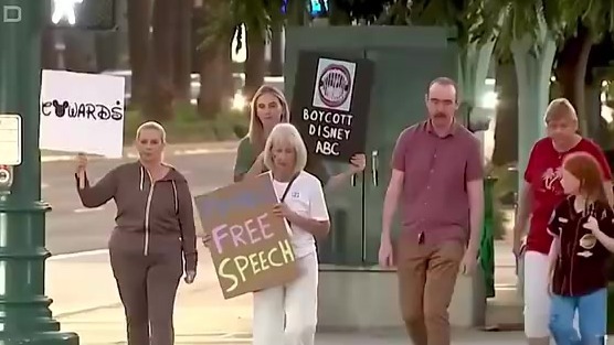 脱口秀停播发酵，加州示威呼吁言论自由