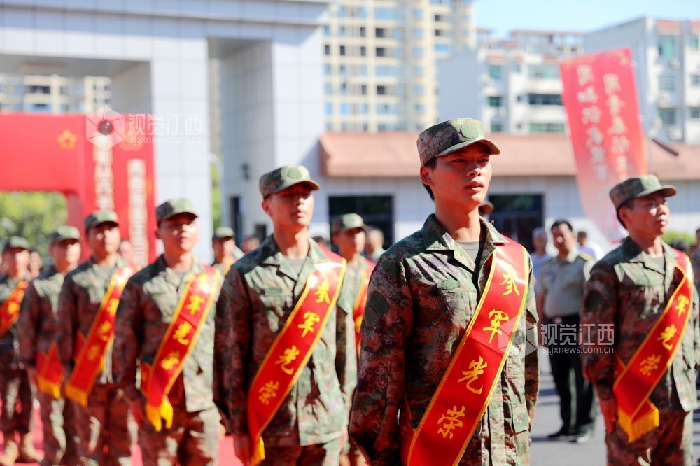 2025年9月15日，江西省吉安市峡江县人武部，预定新兵整装列队参加2025年秋季新兵入伍欢送仪式。