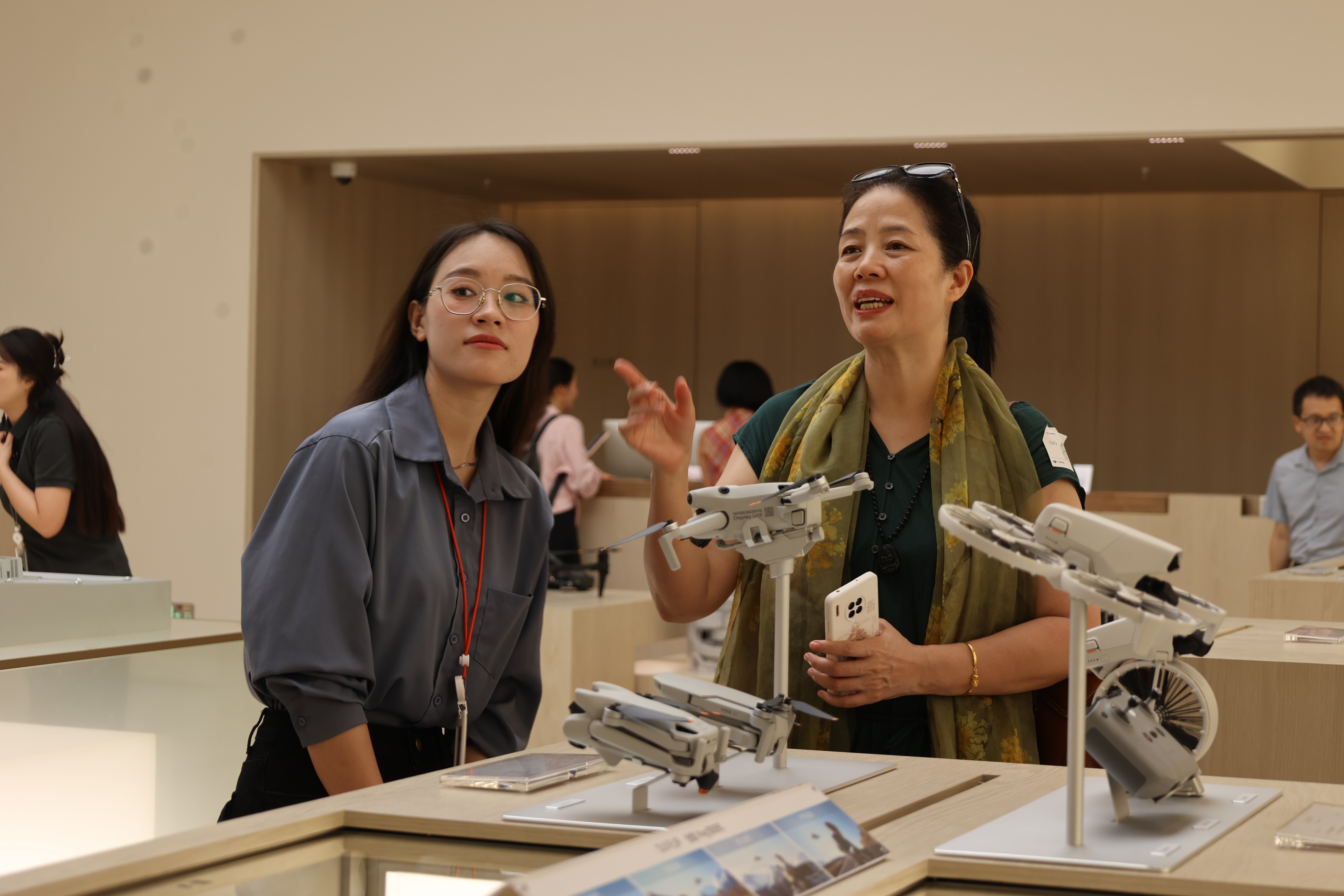 江门作协到访南山考察交流 深江两地共探微短剧发展机遇