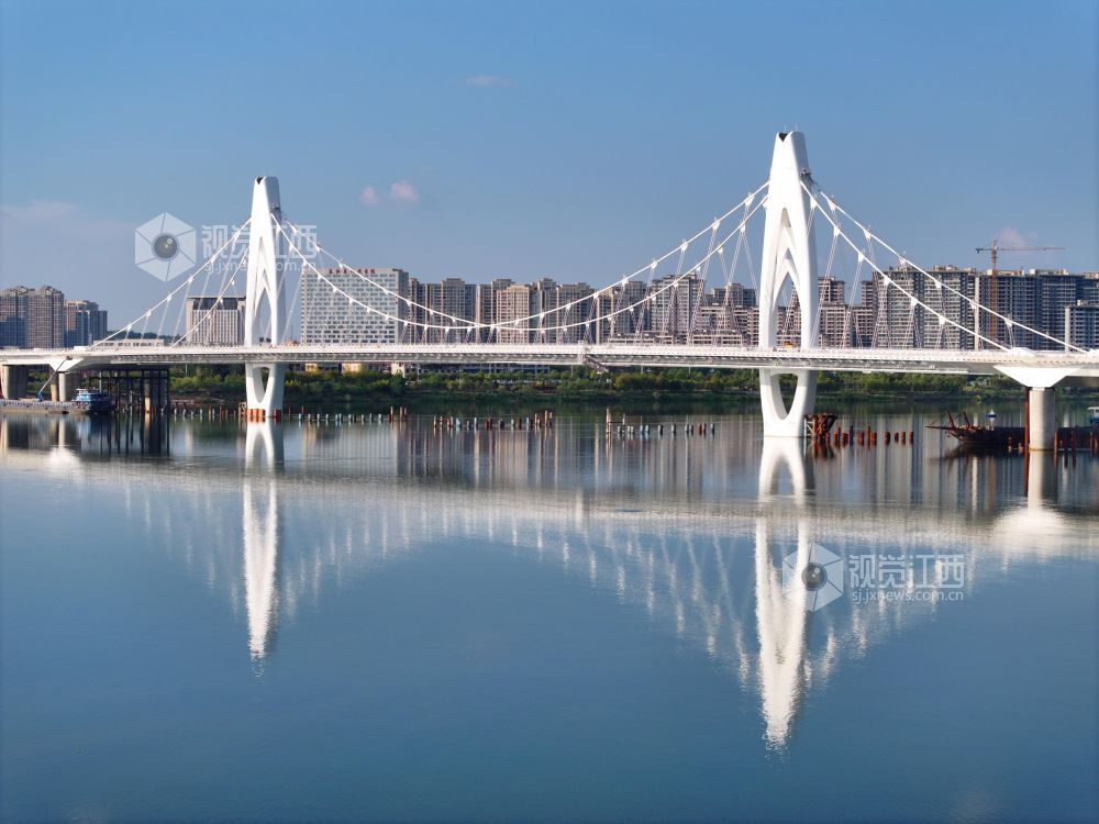 9月15日，江西省吉安市泰和县澄江大桥主体工程完工，即将建成通车。