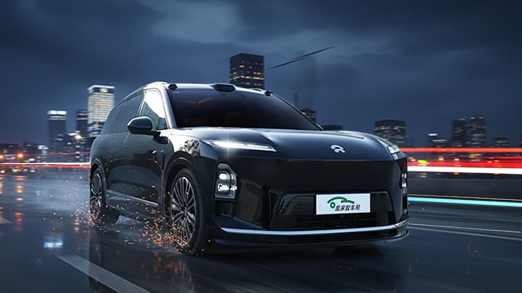 5米28的车 开起来像船吗？蔚来ES8动态驾驶感受｜凰家智车局