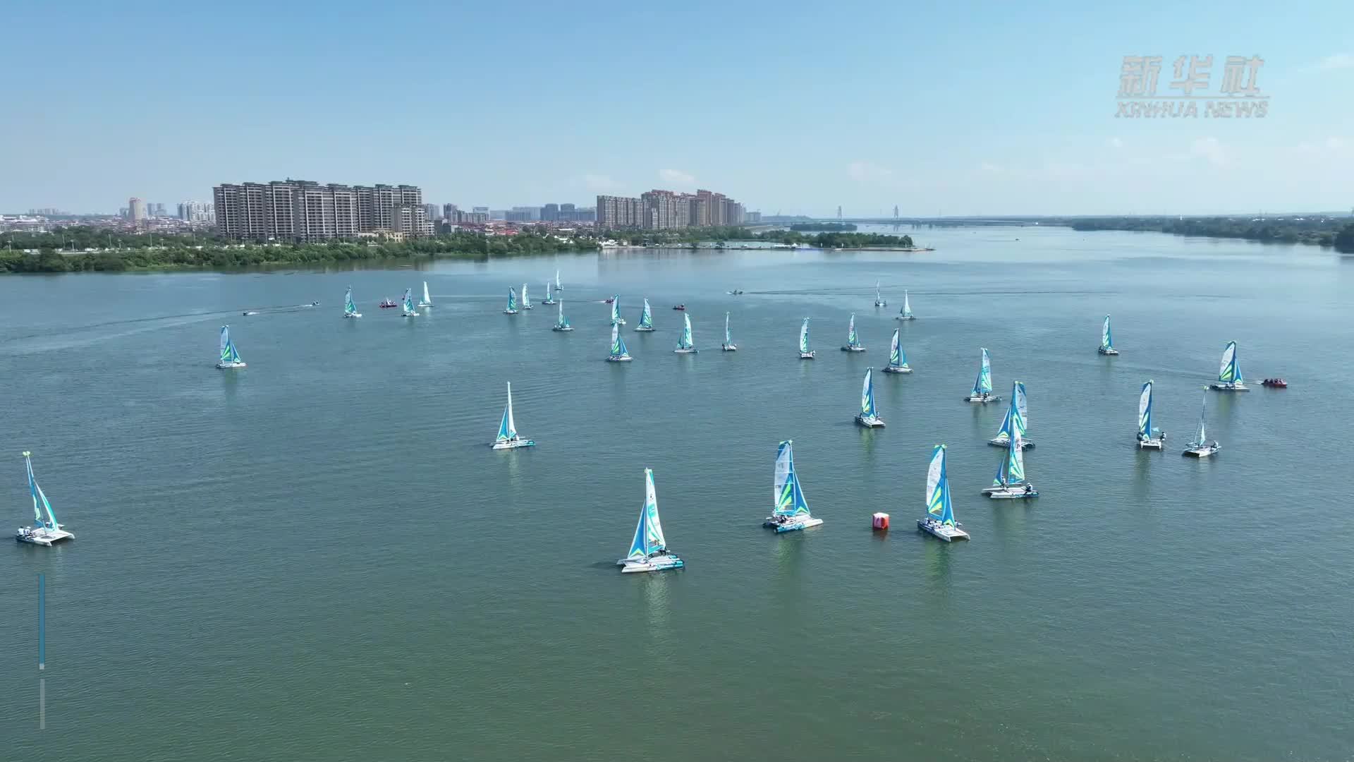 江西泰和：万水千帆赛逐浪赣江