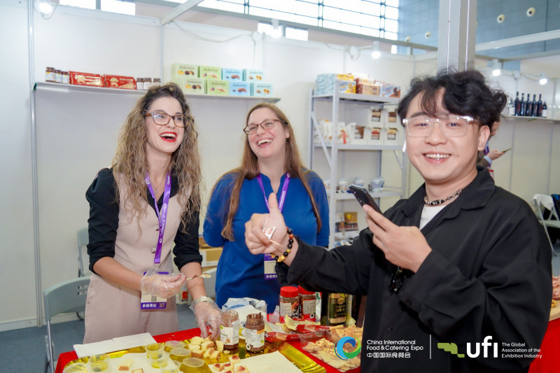 观众点赞意大利美食。 通讯员供图