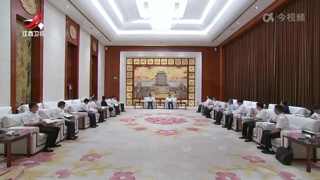 叶建春与中国建材集团董事长周育先举行工作会谈