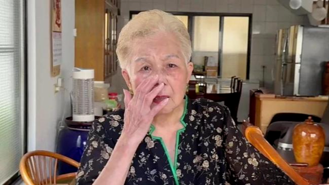 柯文哲维持交保，母亲哽咽：既开心又难过，莫名其妙被关了一年