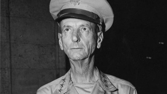 被日军囚禁三年半，温莱特内心的隐忧：怕自己的投降行为被美国民众轻视