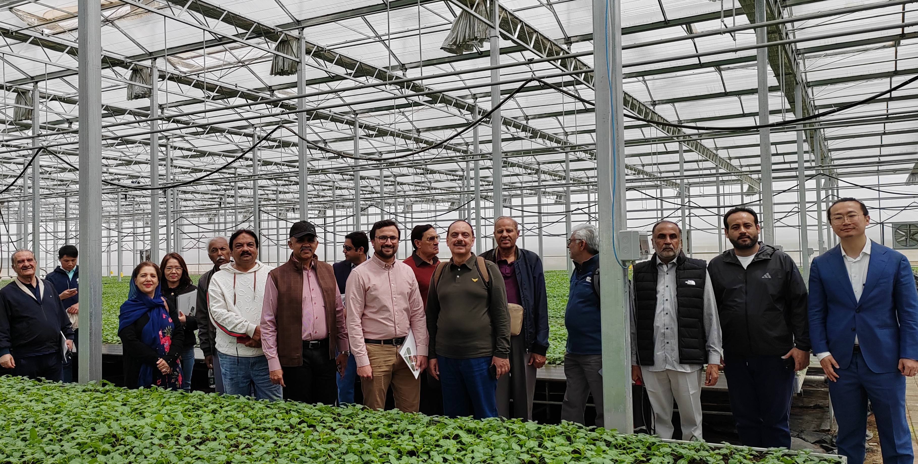 代表团在定西马铃薯研究所考察学习