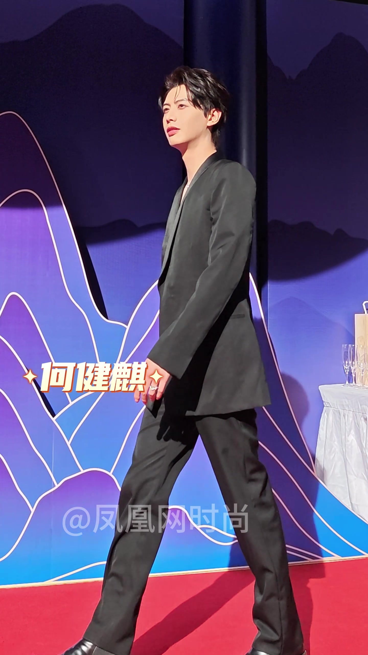 痞帅霸总何健麒神颜暴击！哥的气场两米高