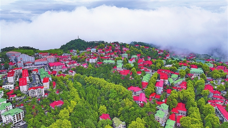 庐山市牯岭镇：云中山城（图）