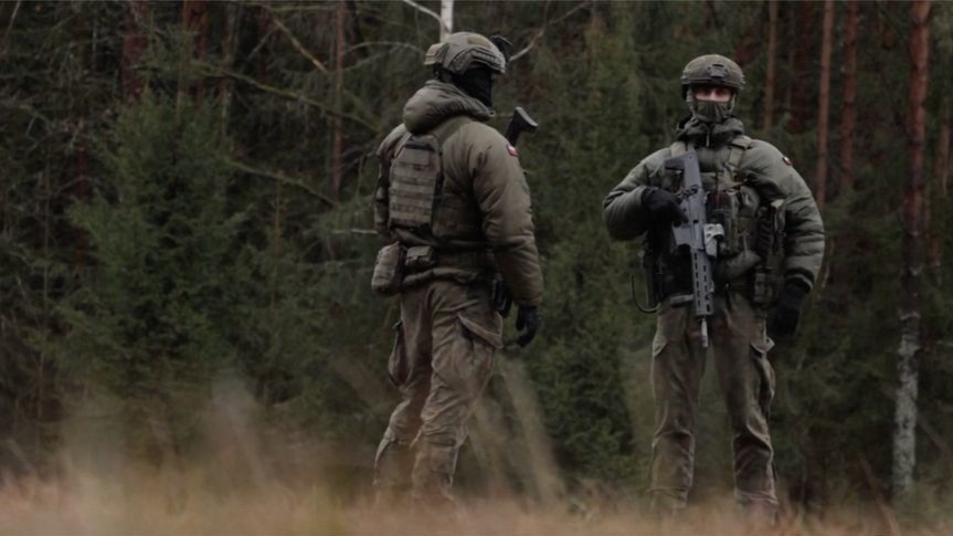 波兰关闭边境并举行军演，是在与俄白军演针锋相对吗？