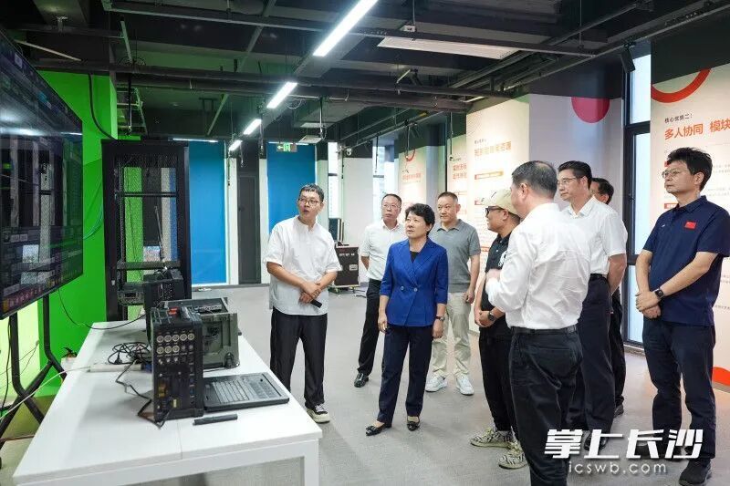 湖南拾意文化科技有限公司调研现场。 均为长沙晚报全媒体记者 郭雨滴 摄