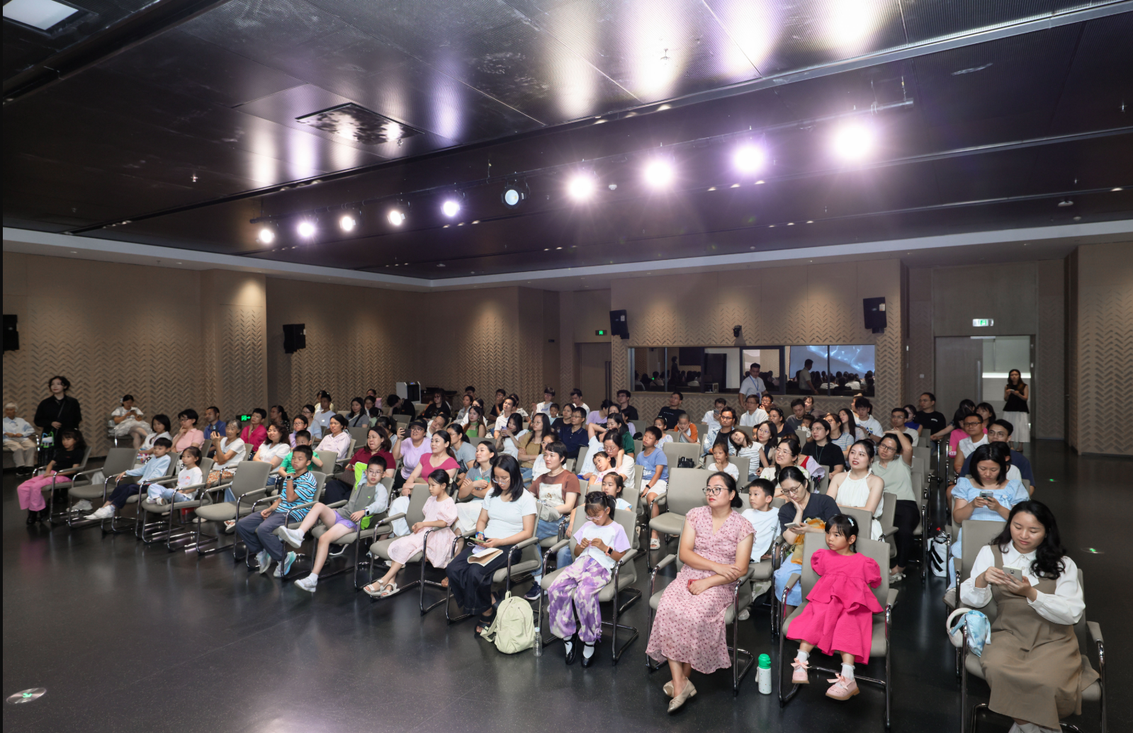 让艺术之光照进科学之城丨光明文化艺术中心2025周年艺术季暨开幕五周年发布会盛大举行