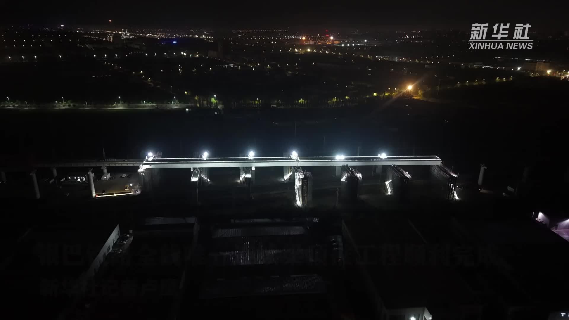 银巴铁路全线唯一连续梁顶推工程顺利完成