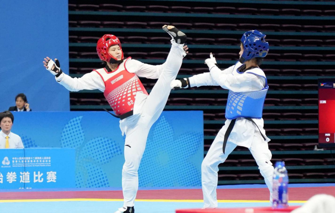 许建玲比赛中(红方)