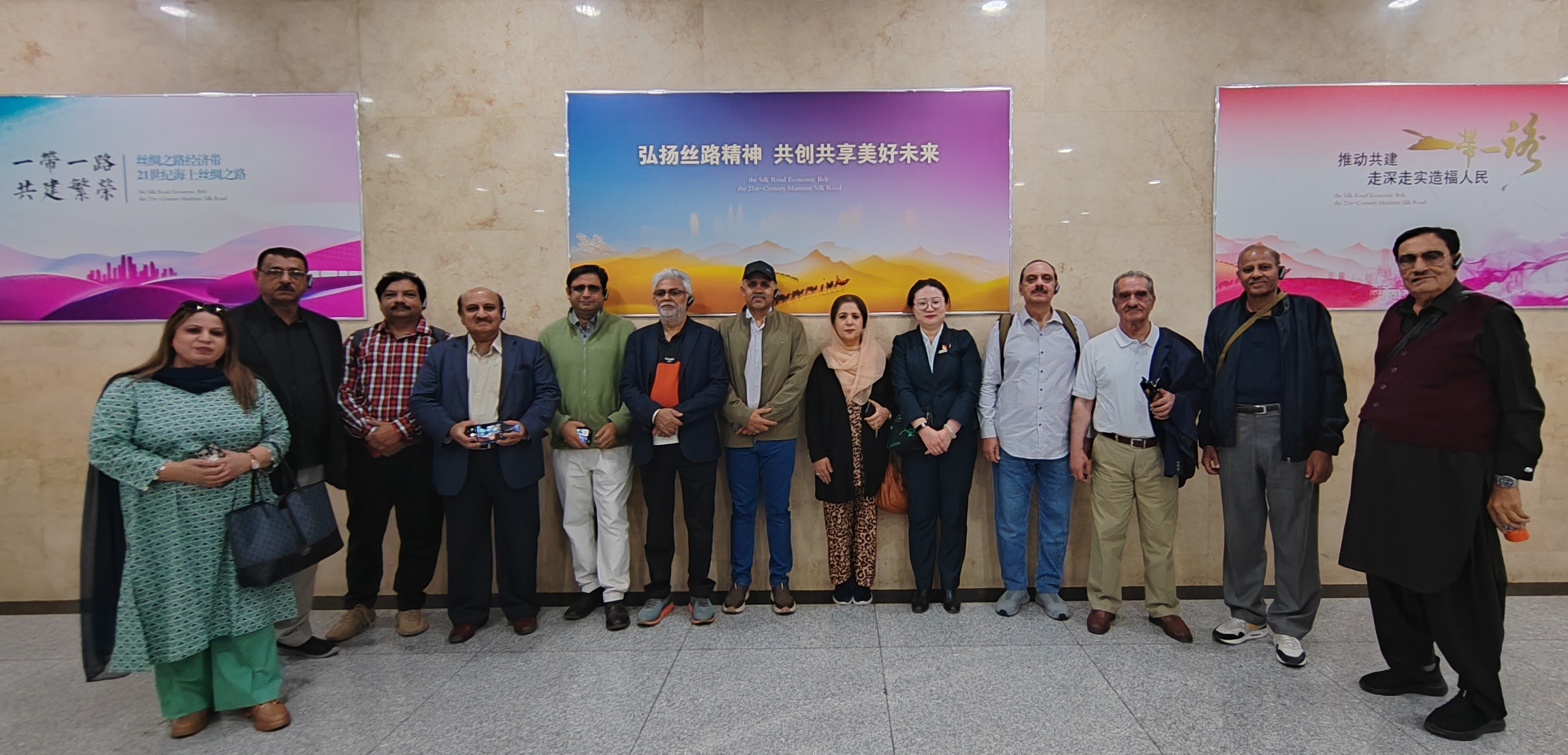 代表团在甘肃省博物馆参观学习