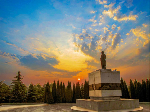 曹禺公园—我是潜江人雕像