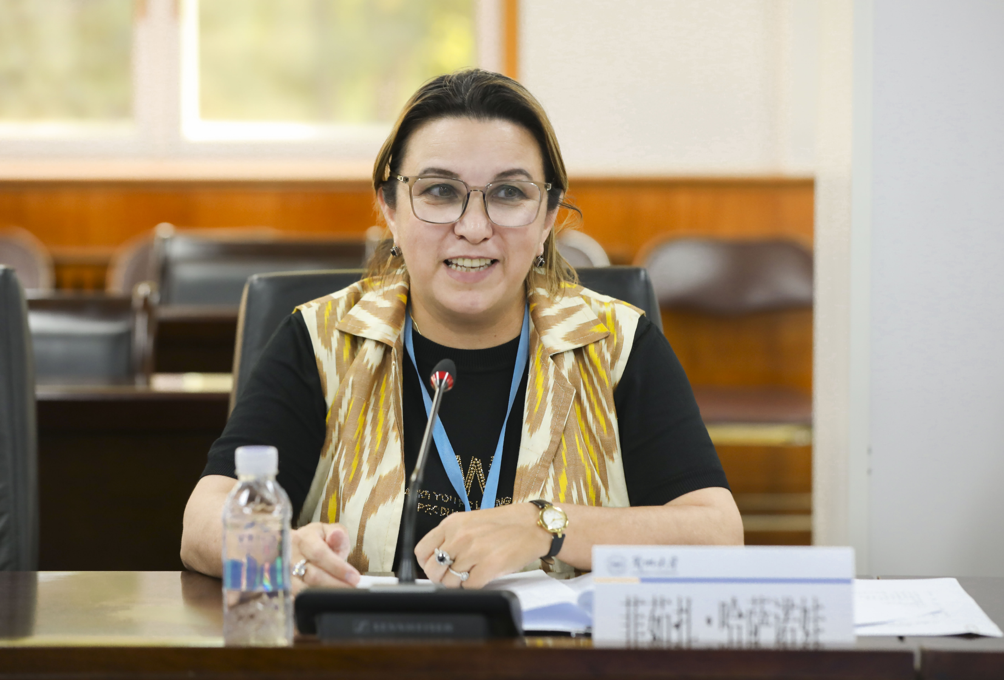 菲茹扎·哈萨诺娃发言