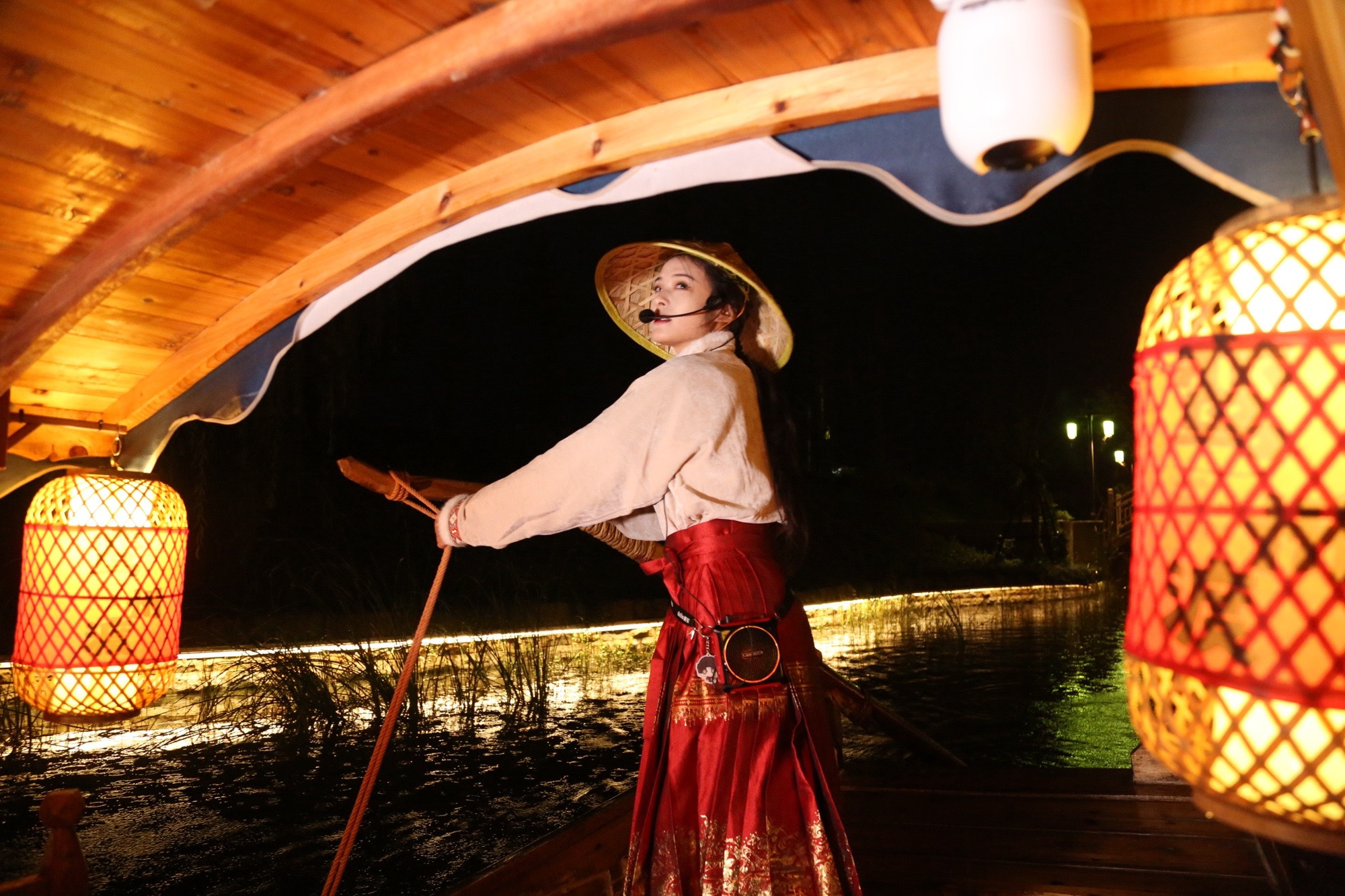文产赋能 栾川实践 | 栾川烟雨行船,“船小妹”一人carry全场凤凰网河南_凤凰网