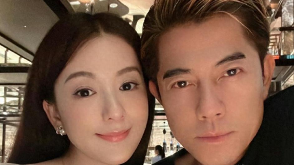 嫁给郭富城十年后，38岁方媛独自送娃，