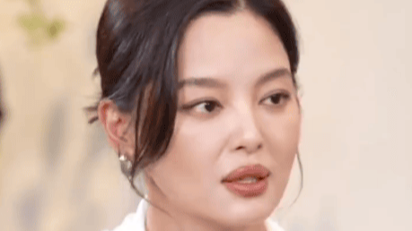 辛芷蕾回应与前经纪人和解，首度透露事业新野心封面图