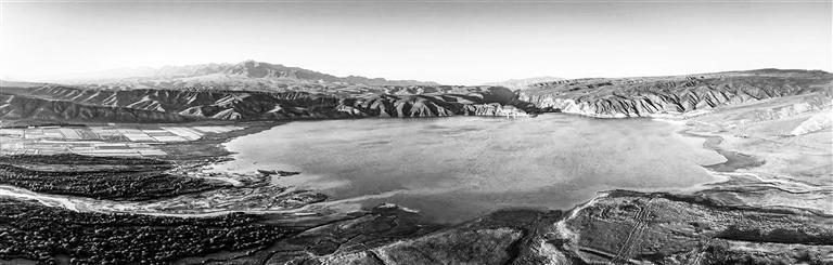 祁连山皇城草原　吴玮