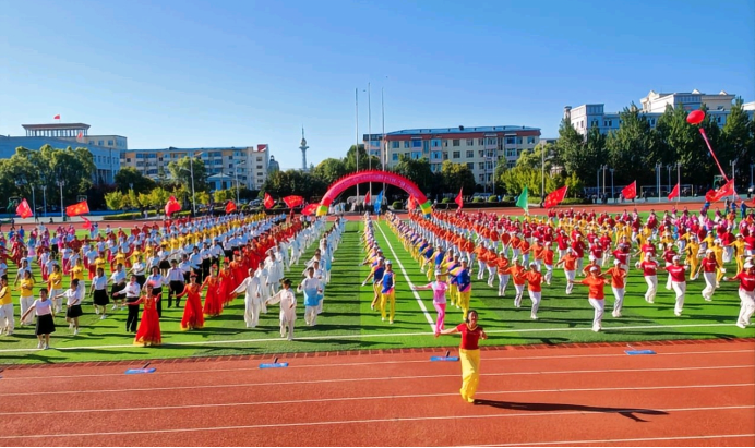 1200人同跳《红火日子年年岁岁》