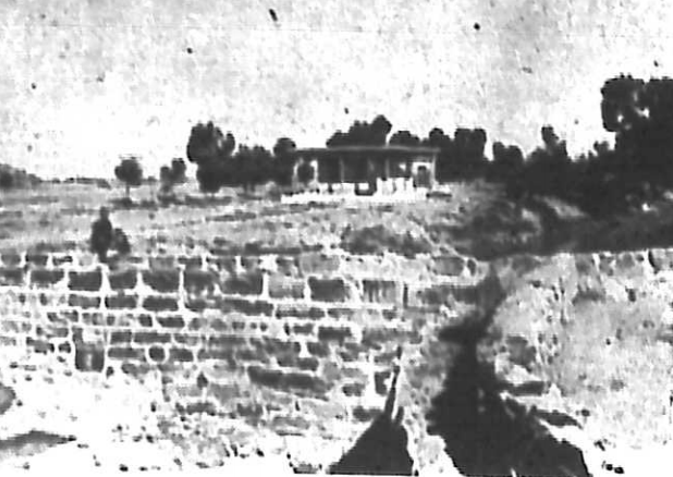 图7　《黄河上中游考察报告》（1947年水利委员会发行）载1940年代宁夏青铜峡汉延渠渠首