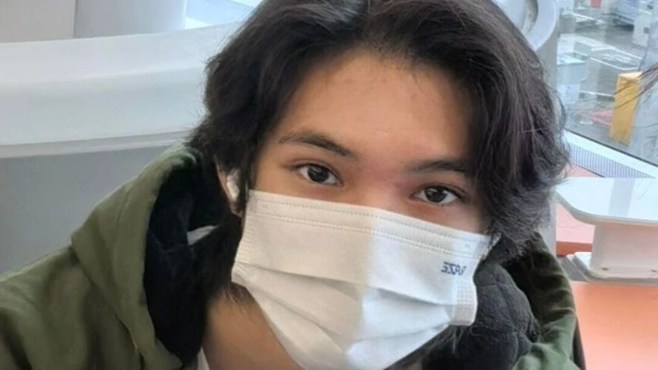 袁咏仪张智霖18岁儿子晒近照，五官似老爸很俊朗，这才是星二代该有的颜值封面图