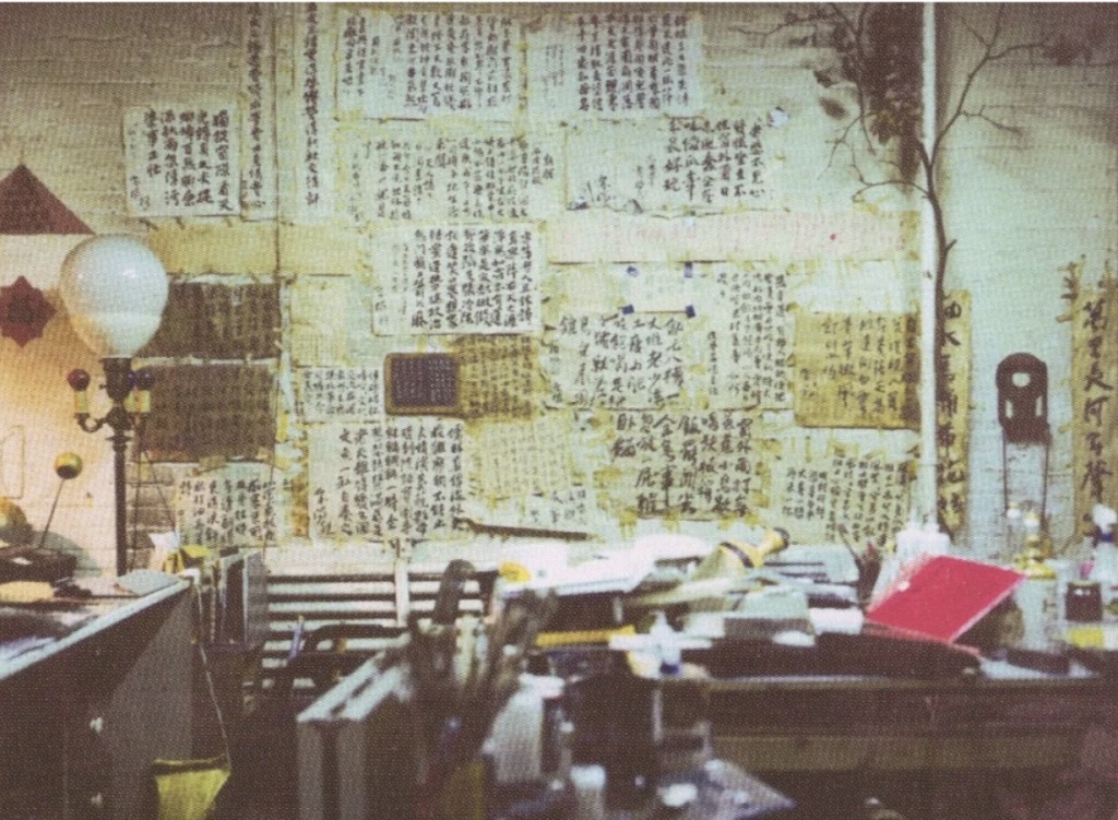 夏阳用自制大底片相机拍摄的纽约苏荷区工作室。