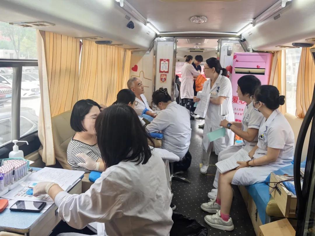 河北省沧州中西医结合医院为生命“加油”!