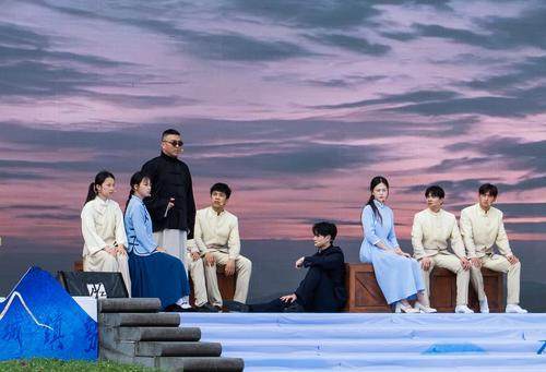 9月14日，江北区观音桥，精彩的舞台剧。记者 李雨恒 摄