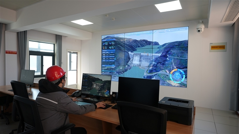 图④ 故县水库大坝检测全景可视化平台。 梁倩瑶 摄