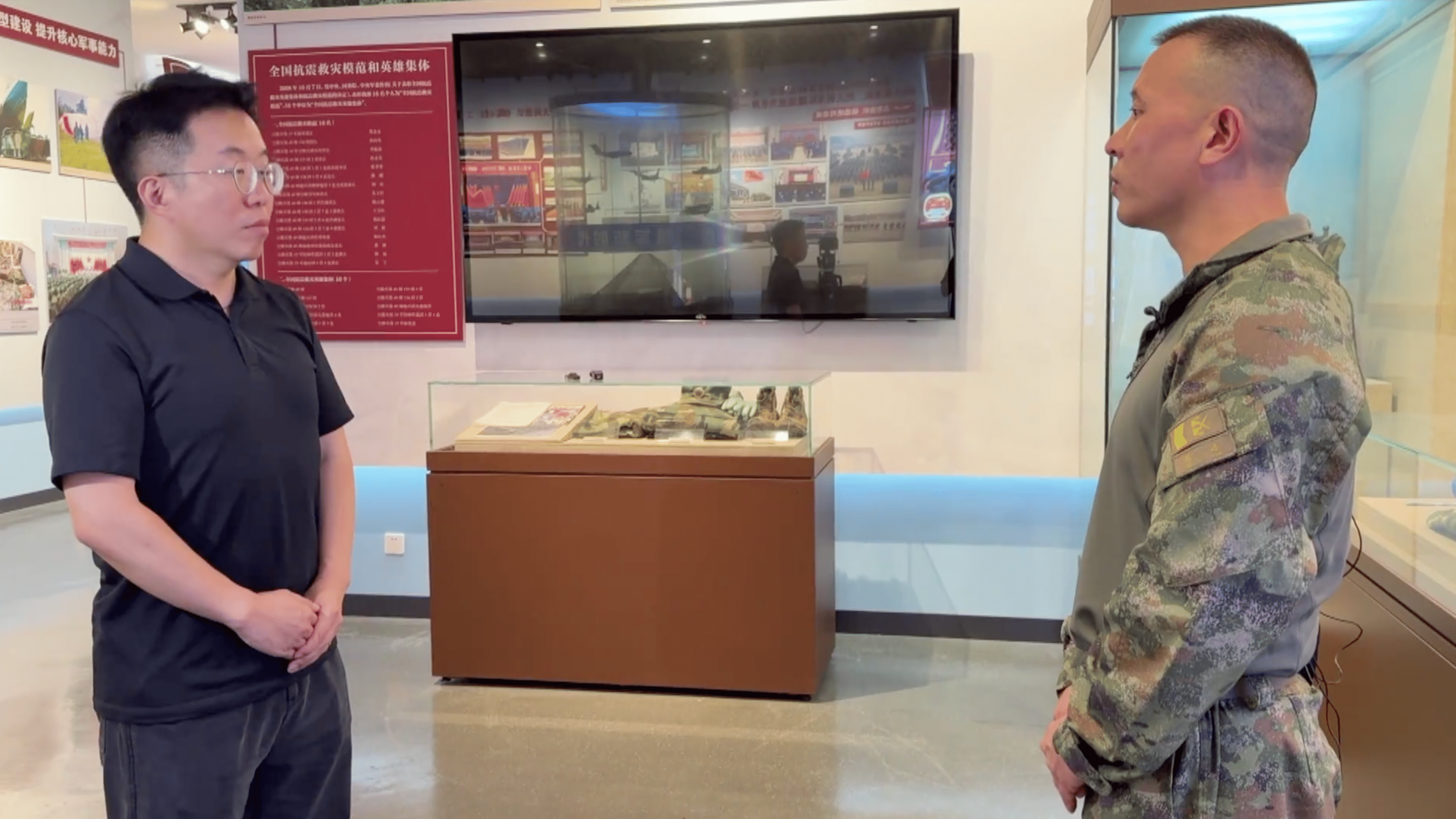 凤凰记者走访解放军空降兵部队｜成立75周年！从抗美援朝到抢险救灾的铁血精锐