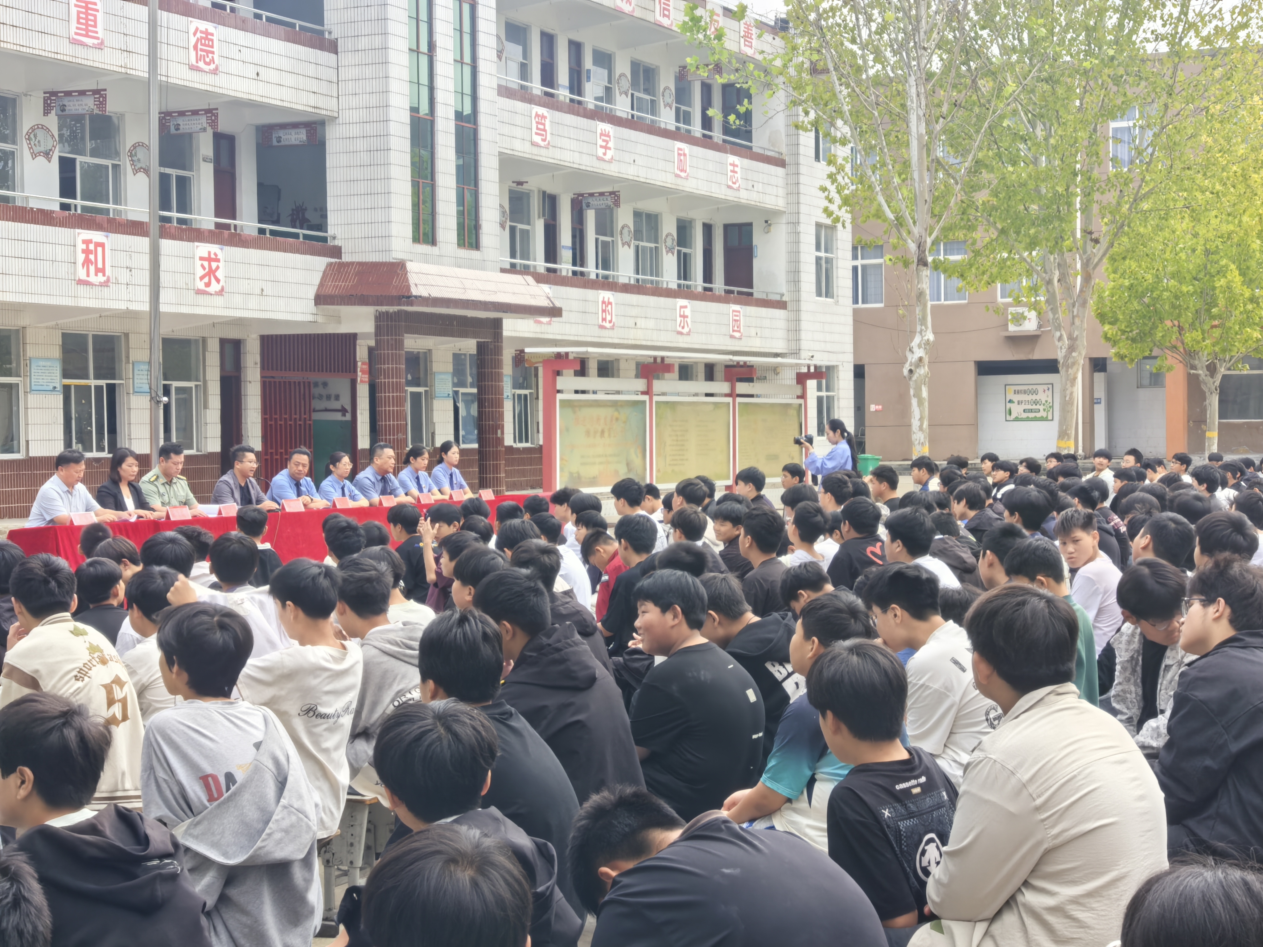 商丘市睢阳区郭村镇开展送法进校园普法宣传活动