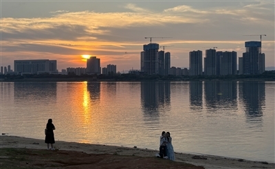 朝阳江滩公园日落美景