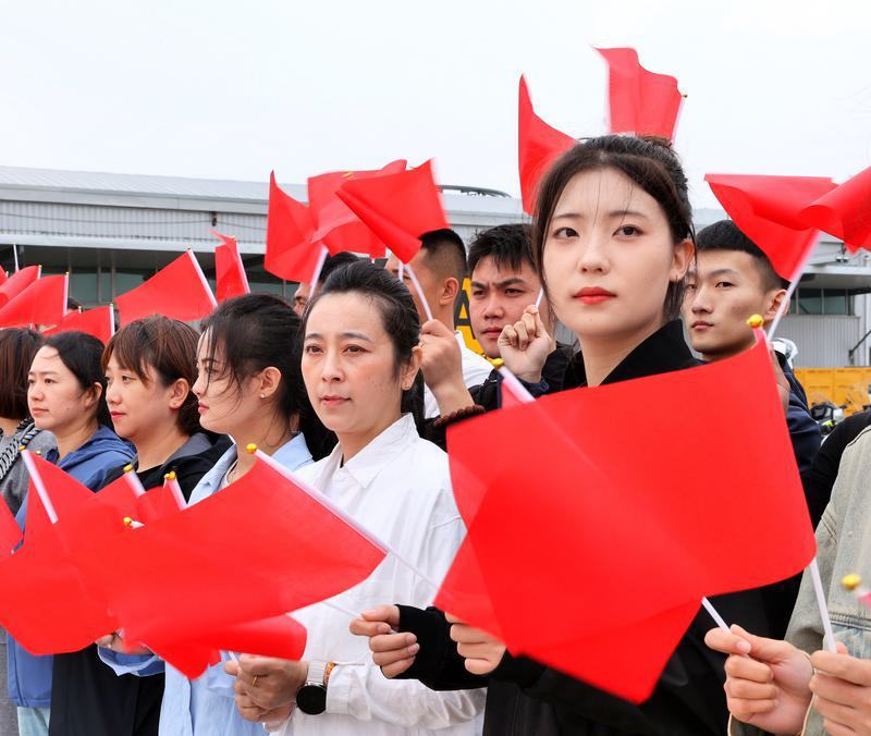 杨靖宇支队英雄战旗到达长春