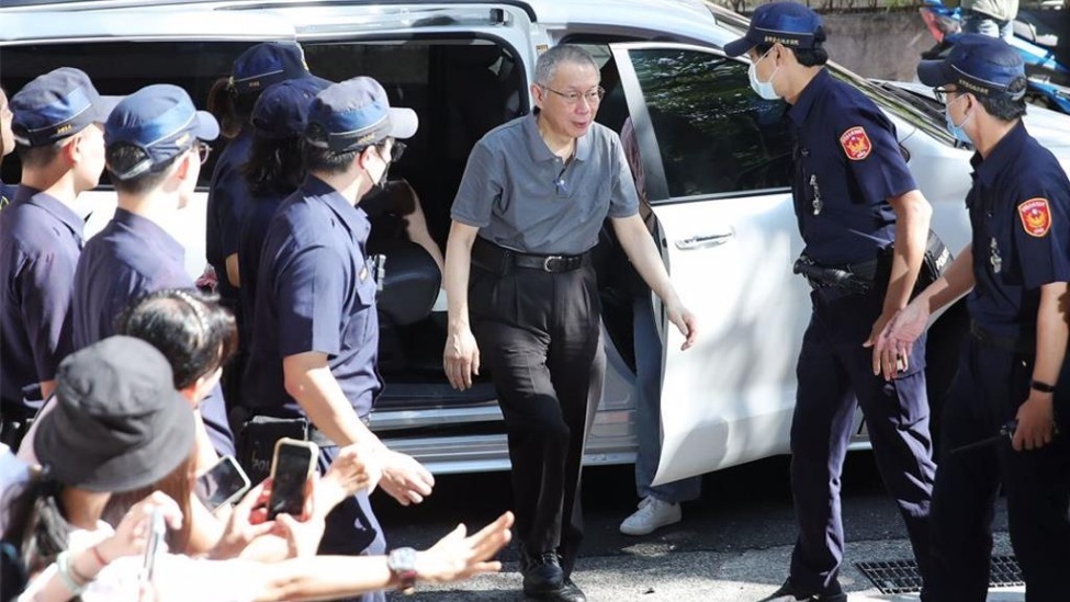 法院维持柯文哲交保裁定，最新民调：同情柯文哲遭政治迫害民意上升