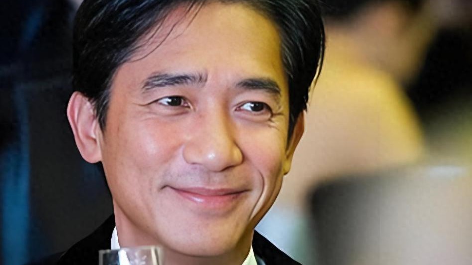 63岁的梁朝伟不再隐瞒，坦白久居日本原因，原生家庭对他影响太大封面图