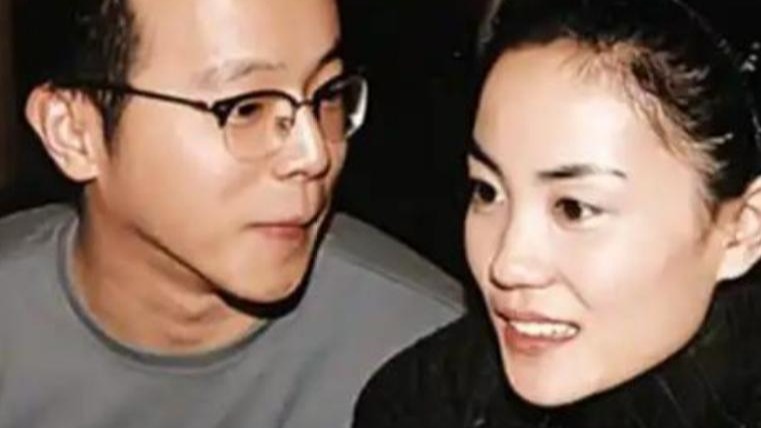 55岁的王菲前夫窦唯，如今隐居阿那亚，惬意生活令王菲无比羡慕封面图