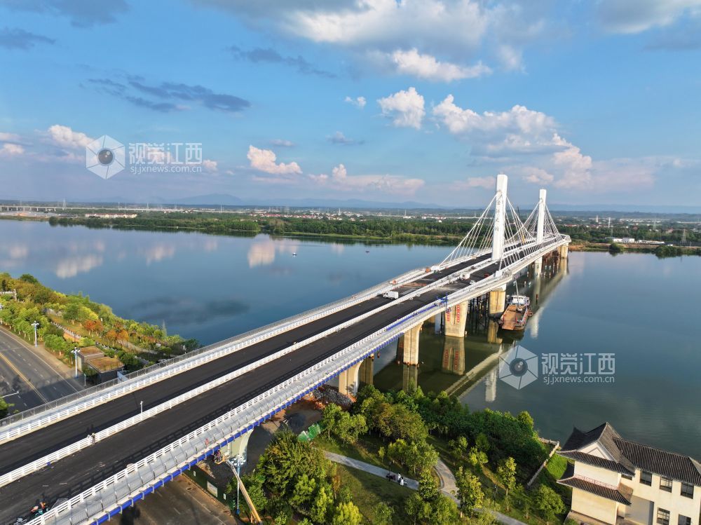 9月15日，江西省吉安市泰和县澄江大桥主体工程完工，即将建成通车。