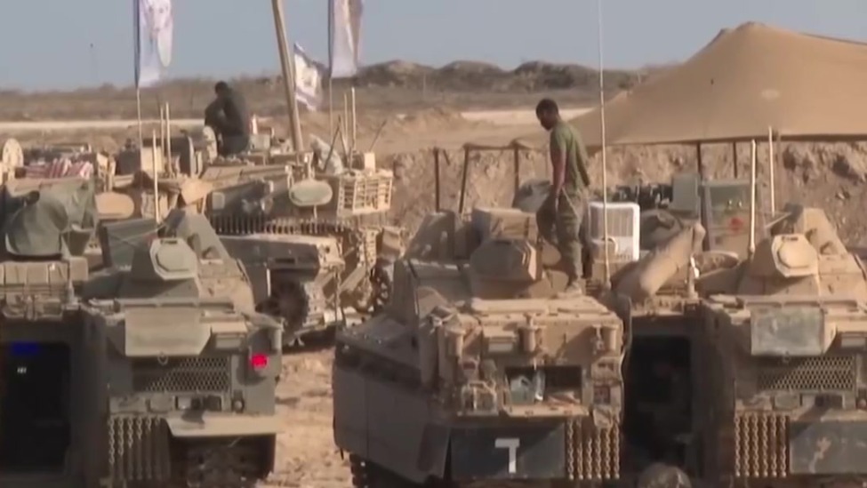 以军坦克开进加沙城，地面行动升级，背后有美国默契？