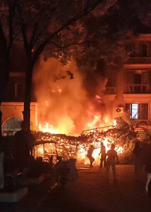 火灾现场。图源：视频截图