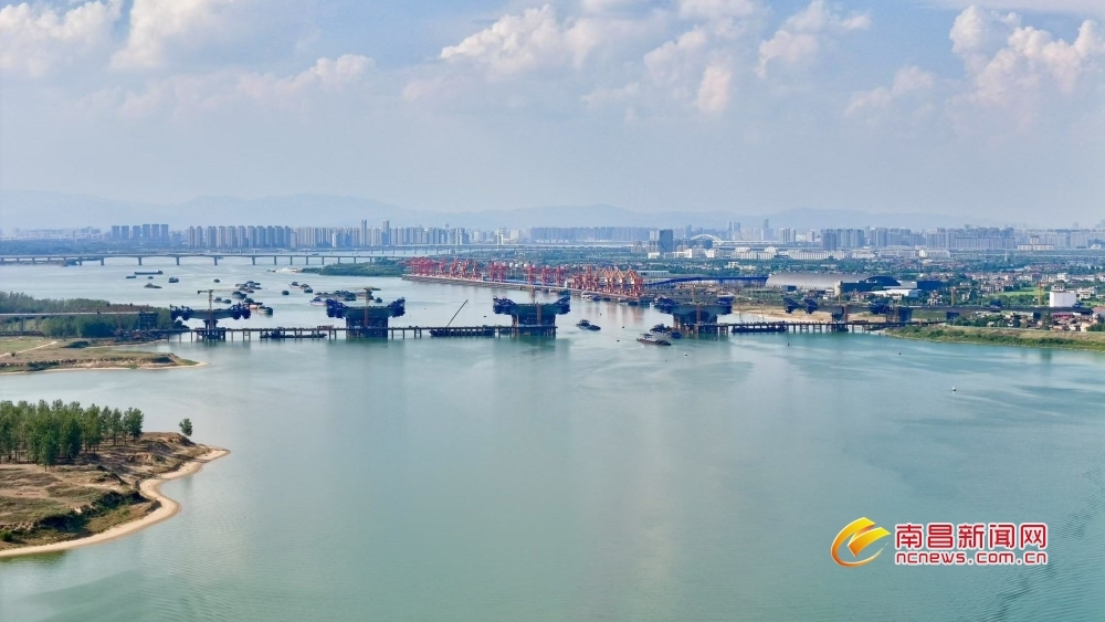 南昌昌南大桥加快建设中（图）
