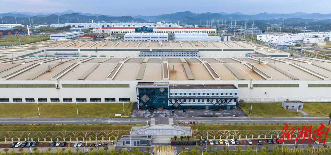 （湖南涟钢硅钢基板生产基地。童臻熙 摄）