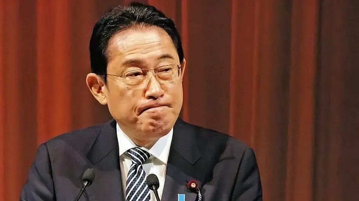 回顾岸田文雄的艰难执政之路，日本政坛为何会陷入“短命首相”魔咒？