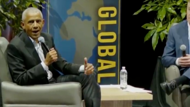 讲话被观众喊叫声打断，奥巴马：我现在不是总统，冲我喊也没用啊