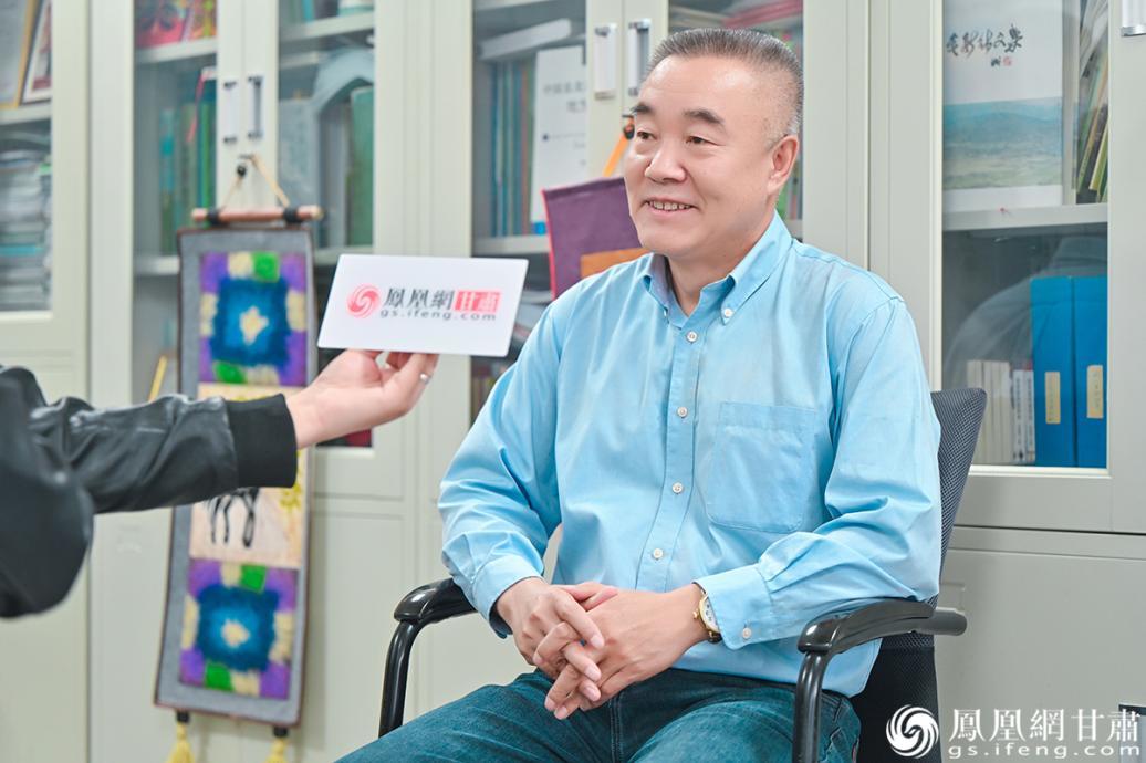 龙瑞军接受凤凰网专访时说,落实共建“一带一路”倡议要准确对接合作伙伴发展需求。