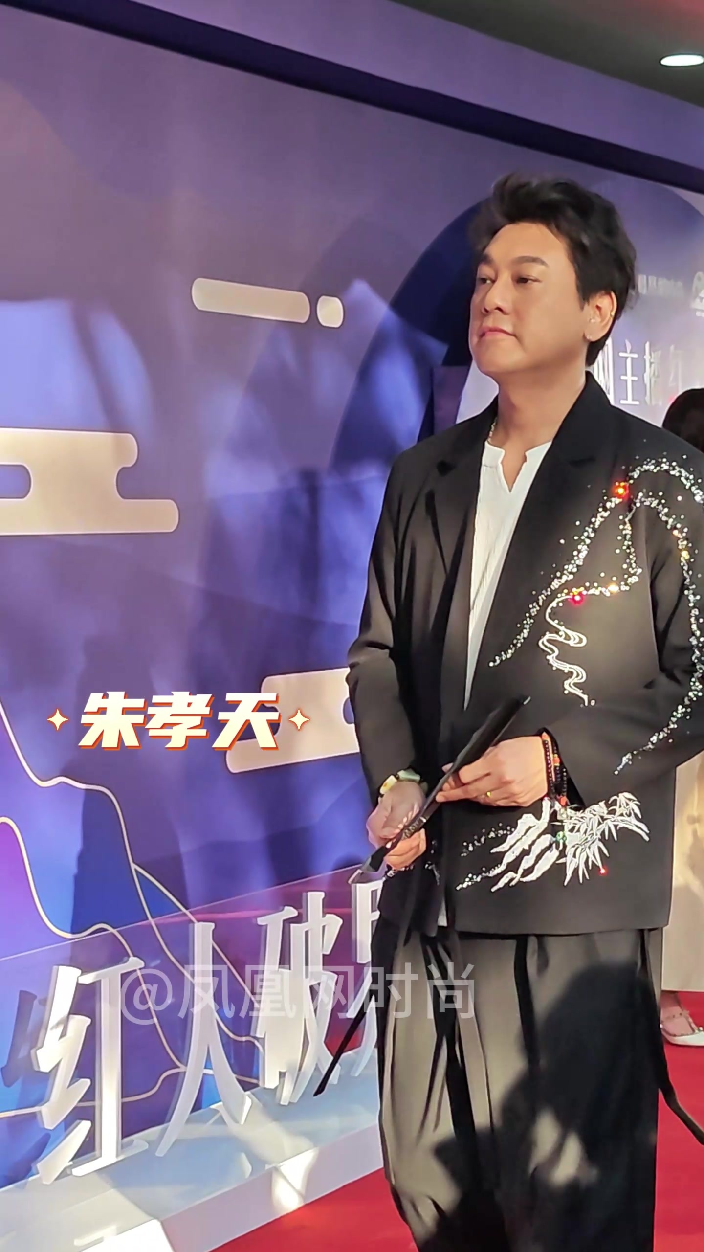 朱孝天一身温润如玉新中式穿搭，谁能抵挡正统中国帅哥的魅力？