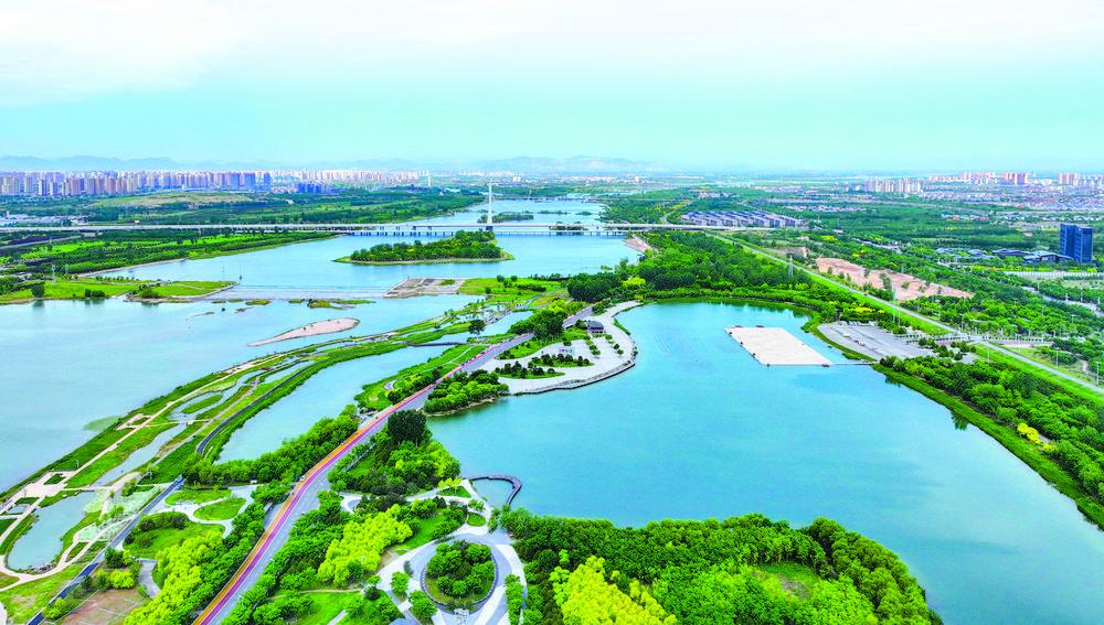 滹沱河生态区（城区段）正以全新姿态，为市民游客带来“步步皆景、处处见绿”的生态体验。