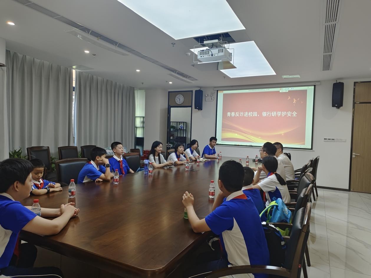 农行深圳东部支行：为师生解锁金融安全“必修课”